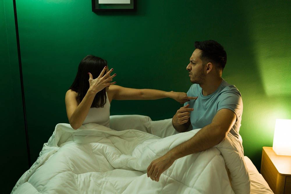 8 warning signs one’s partner might be cheating